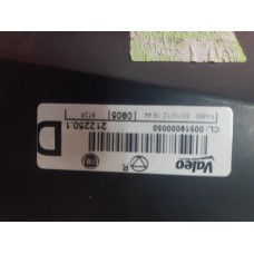 Farol Punto Ld  Com Avaria Na Carcaça